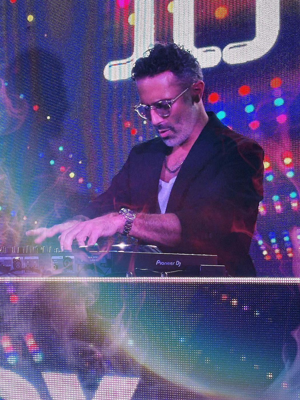 Harry Gozlan DJ set LED